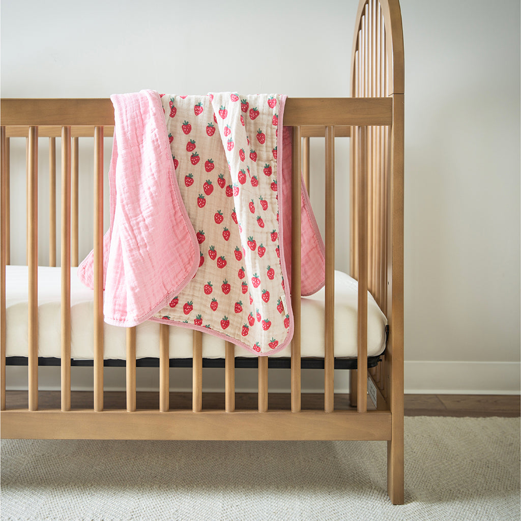Itzy Muslin Blanket Strawberries and Cream