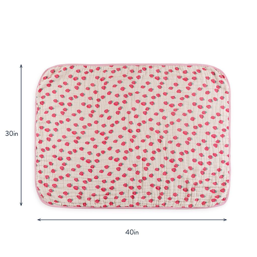Itzy Muslin Blanket Strawberries and Cream